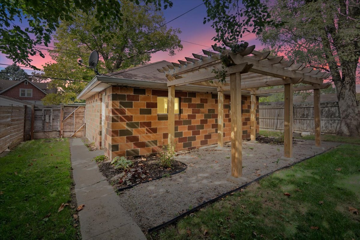 738 North Riley Avenue Indianapolis, IN 46201 - Photo 24 of 27 Gallery Image 24