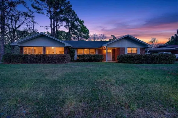 $265,000 | 522 Lee Street, Mansfield, LA 71052