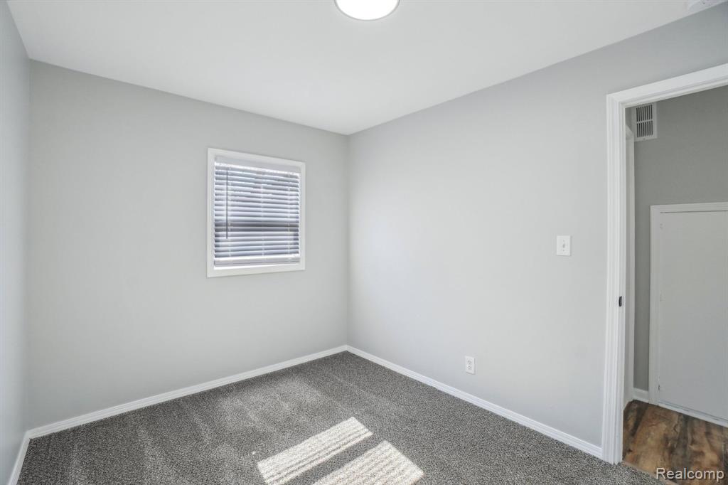 2744 James Road Auburn Hills, MI 48326 - Photo 15 of 23