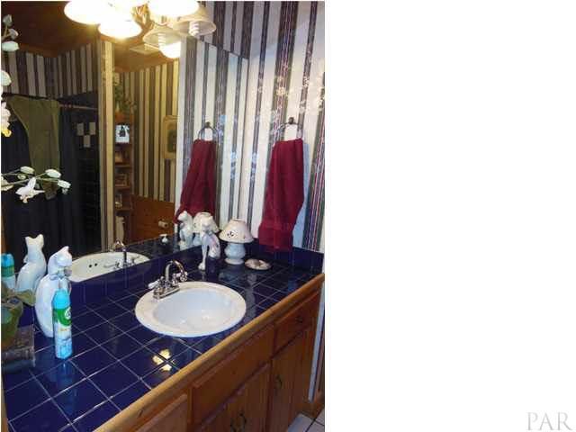4535 Hayes Road Milton, FL 32583 - Photo 18 of 25 Gallery Image 18
