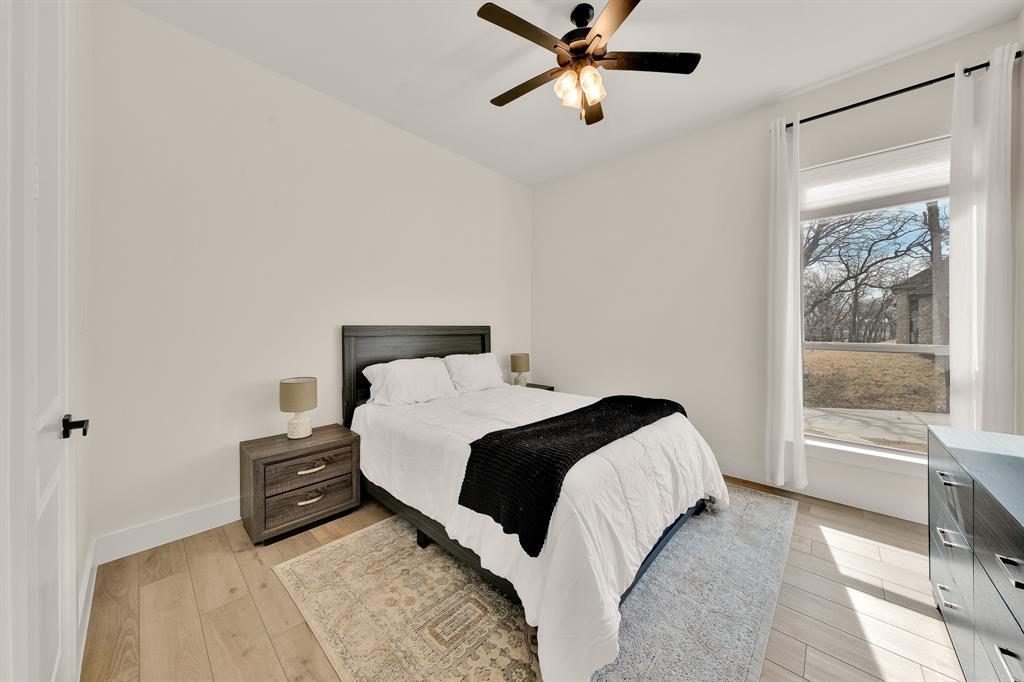 520 Bonnards Peak Road Burleson, TX 76028 - Photo 20 of 39