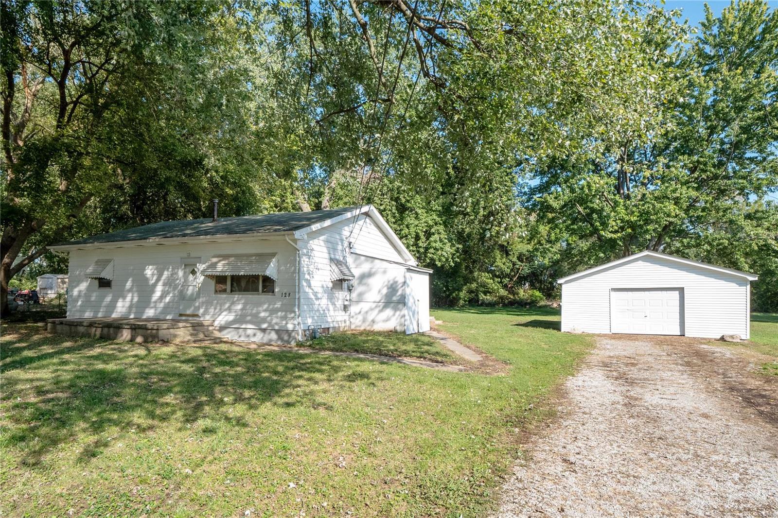 128 Booster Road O'Fallon, IL 62269 - Photo 3 of 22 Gallery Image 3