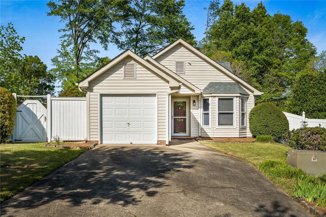 109 Cobblestone Circle Anderson, SC 29621 - Photo 2 of 30 Gallery Image 2