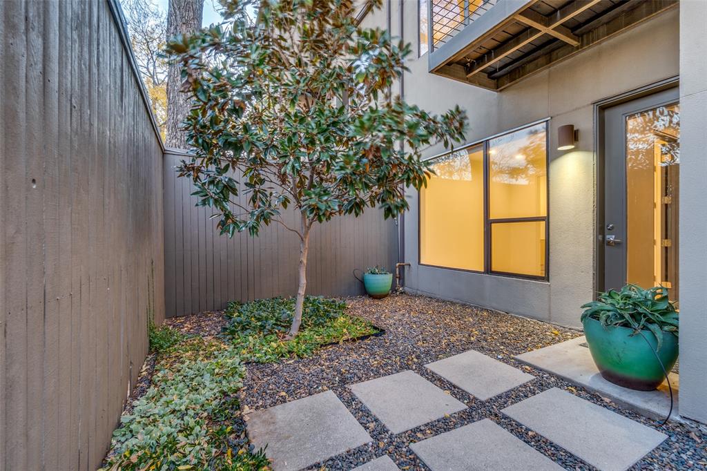 1505 North Haskell Avenue, Unit 3 Dallas, TX 75204 - Photo 28 of 28 a view of a entryway door of the house