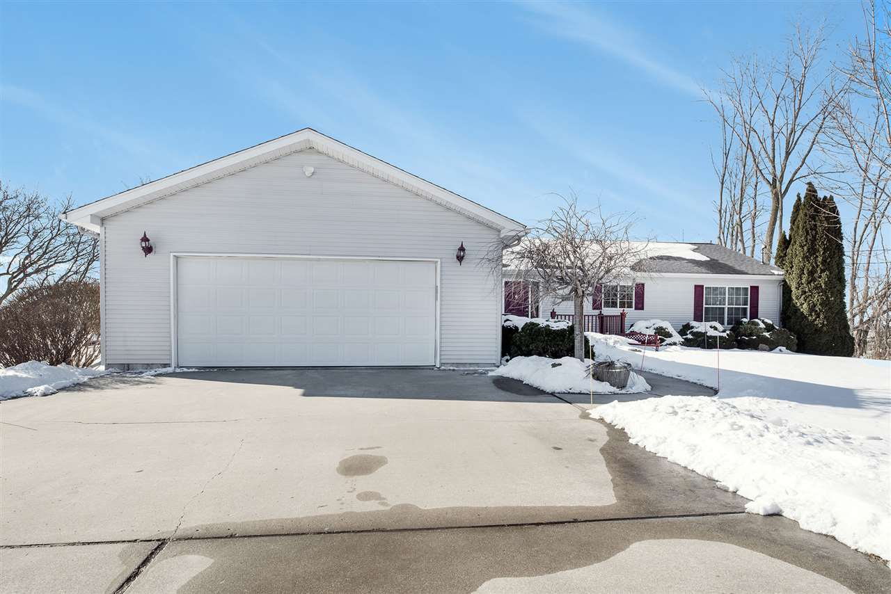 1762 South Nine Mile Road Kawkawlin, MI 48631 - Photo 1 of 23