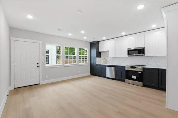 $1,850 | 4610 Providence Street, Unit A, Houston, TX 77020