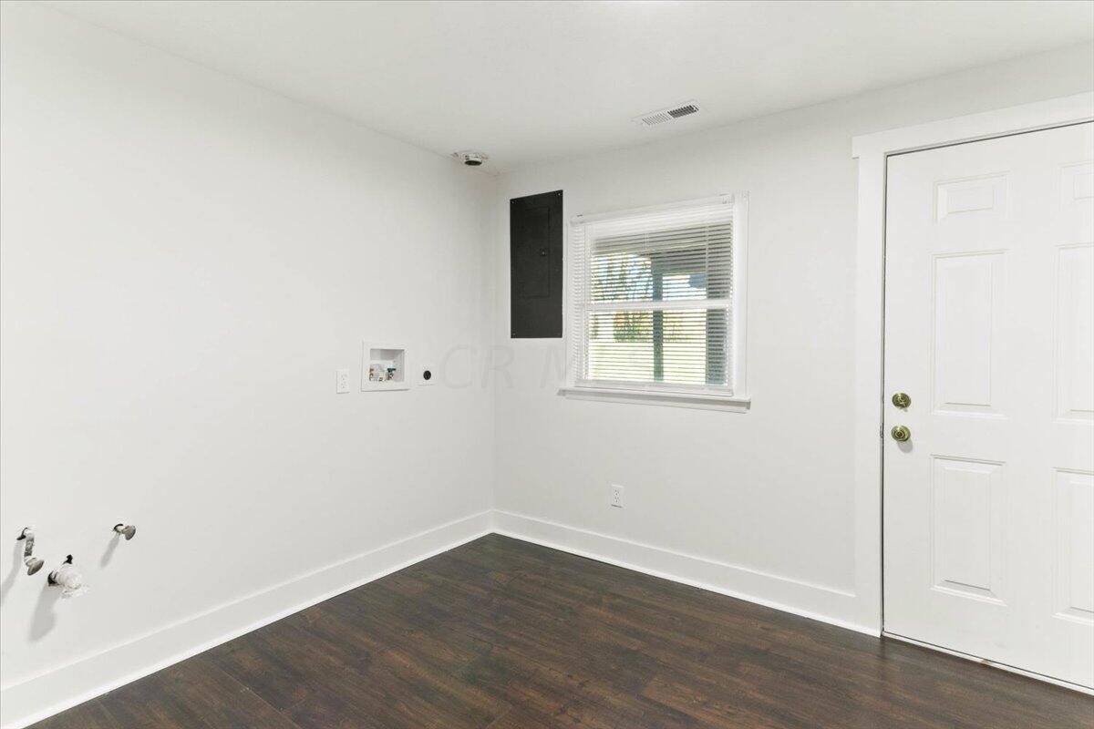 7510 Wells Road Plain City, OH 43064 - Photo 28 of 37 31-Laundry Area