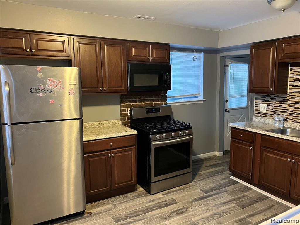 3944 South Gulley Road Dearborn Heights, MI 48125 - Photo 3 of 12