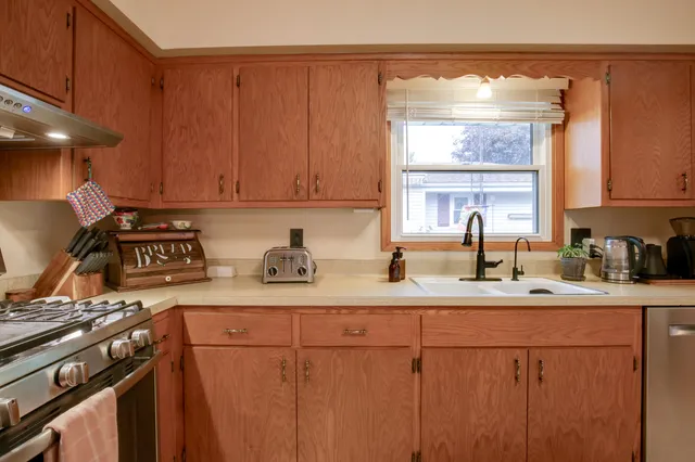 $379,900 | 8008 49th Avenue, Kenosha, WI 53142