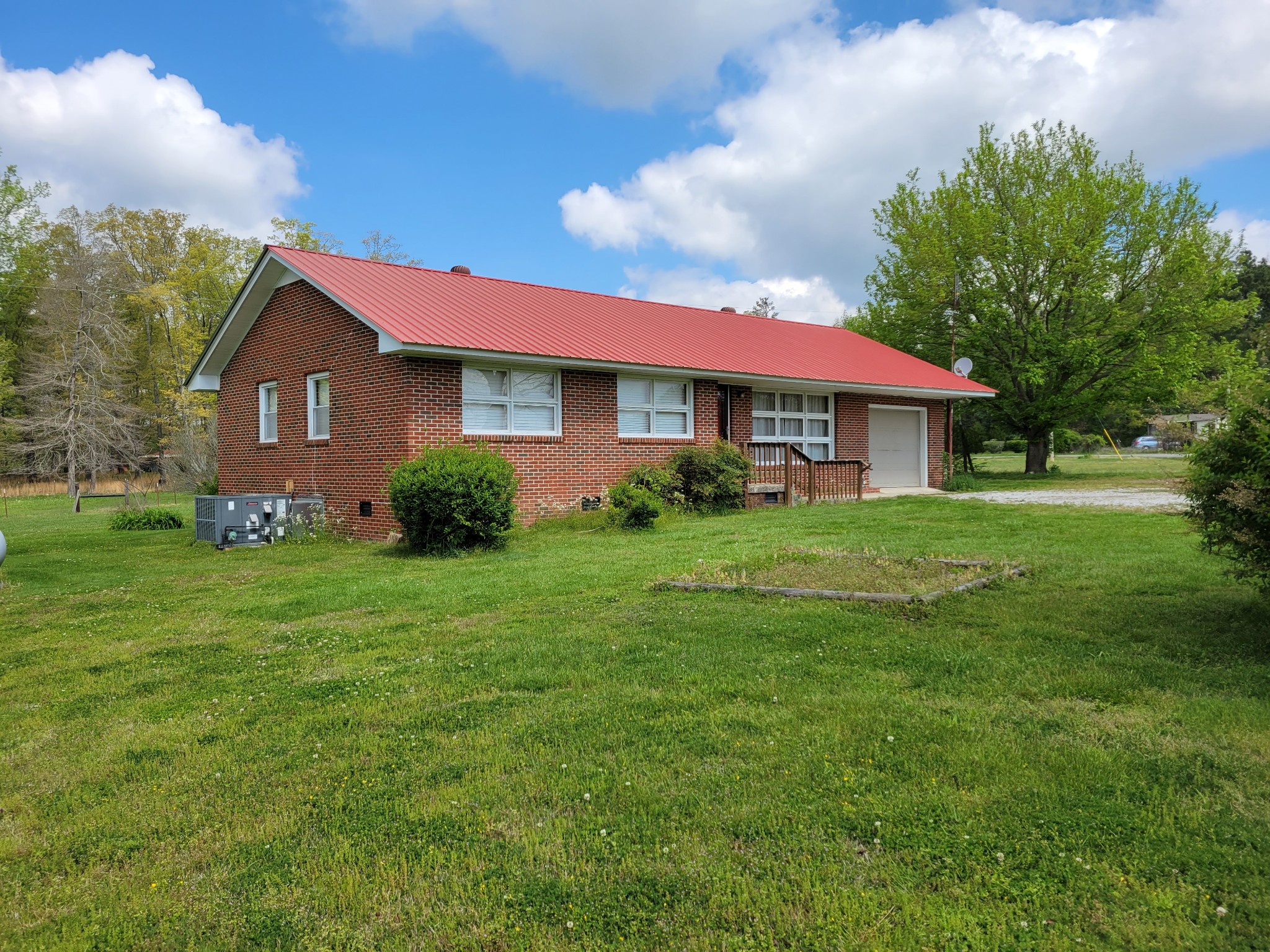 2475 Deans Shop Road Estill Springs, TN 37330 - Photo 4 of 28 Gallery Image 4