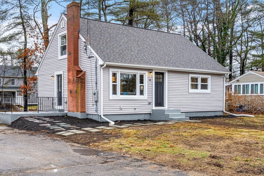38 Oriole Road Stoughton, MA 02072 - Photo 1 of 34 Gallery Image 1