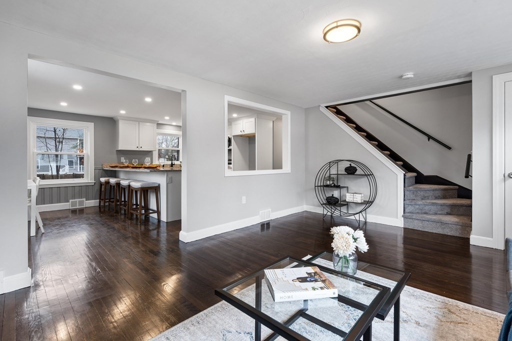 38 Oriole Road Stoughton, MA 02072 - Photo 3 of 34 Gallery Image 3
