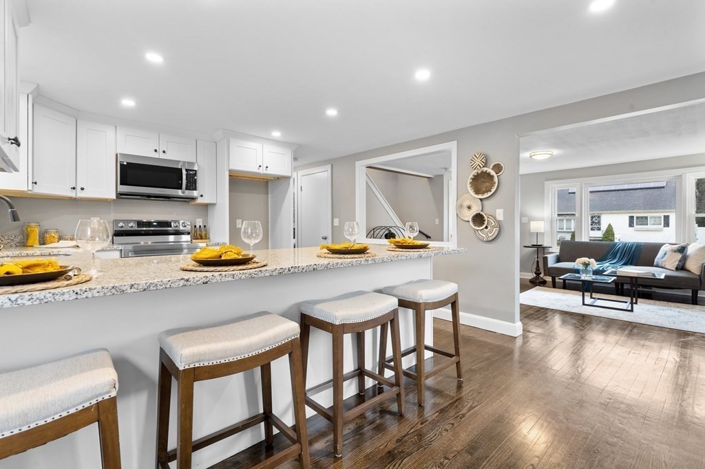 38 Oriole Road Stoughton, MA 02072 - Photo 6 of 34 Gallery Image 6