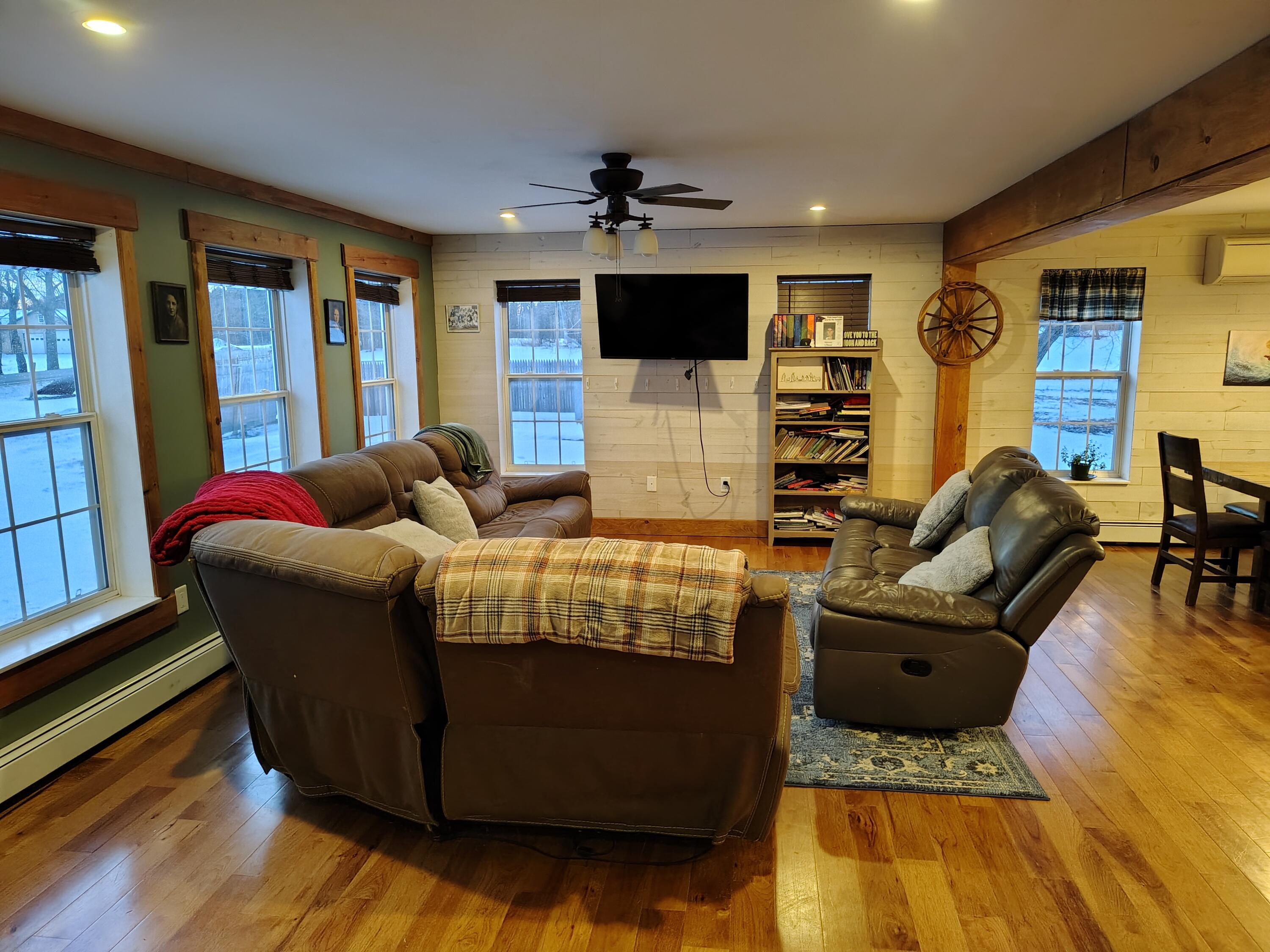 586 Upper-Charleston Road Charleston, ME 04422 - Photo 7 of 64 Living Room 1