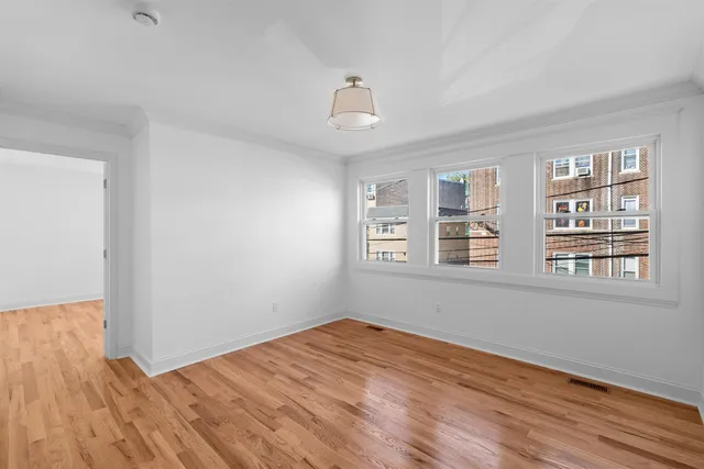 $3,020 | 5 Poplar Street, Unit 3A, Jersey City, NJ 07307