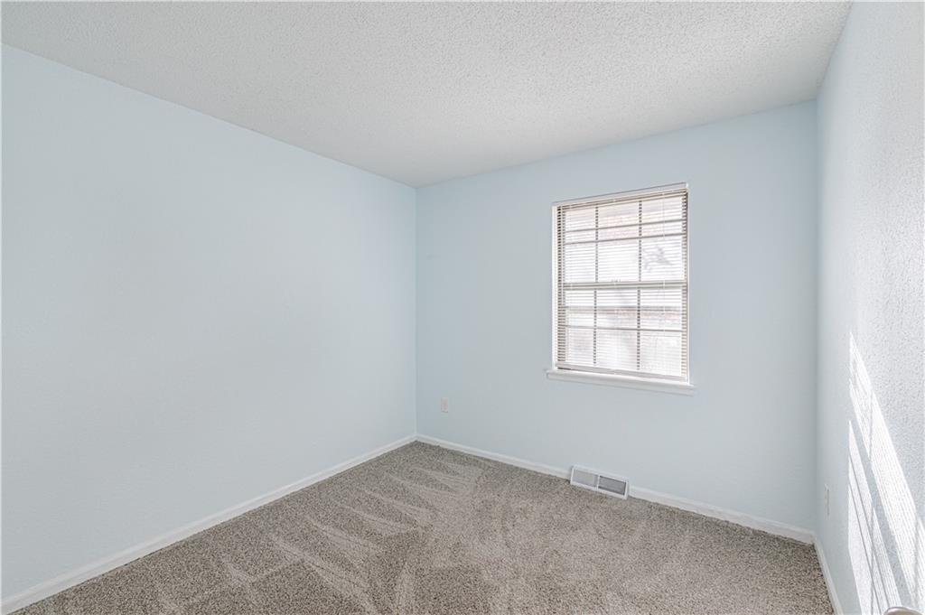 1205 Southeast 5th Street Lee's Summit, MO 64063 - Photo 15 of 35