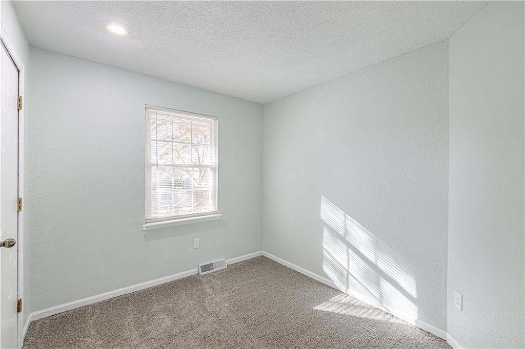 1205 Southeast 5th Street Lee's Summit, MO 64063 - Photo 16 of 35