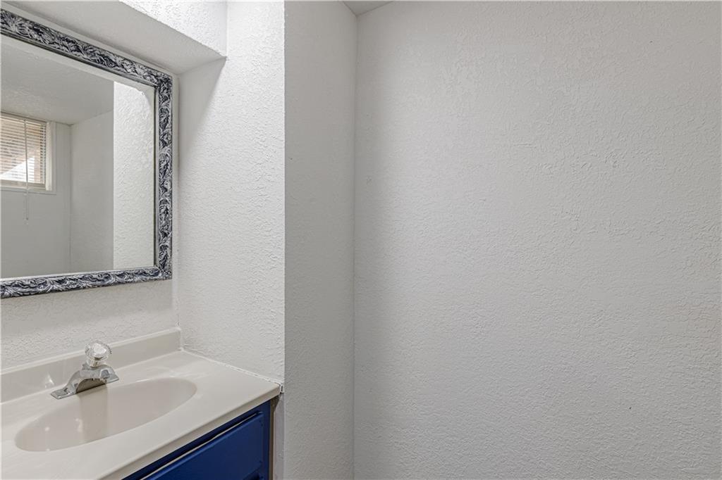 1205 Southeast 5th Street Lee's Summit, MO 64063 - Photo 20 of 35