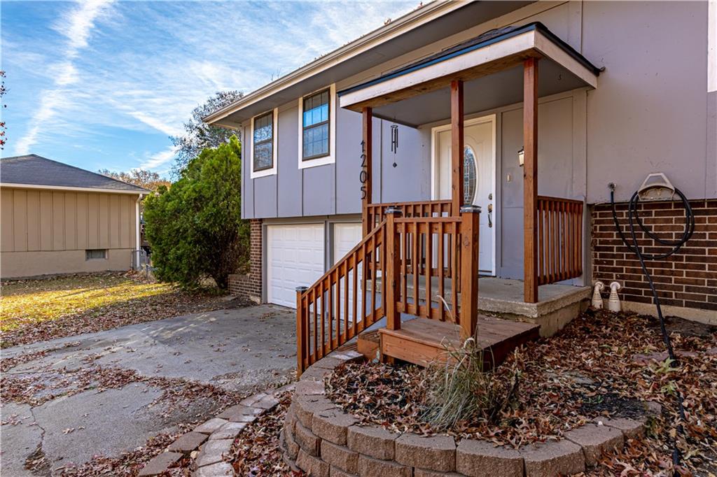 1205 Southeast 5th Street Lee's Summit, MO 64063 - Photo 5 of 35