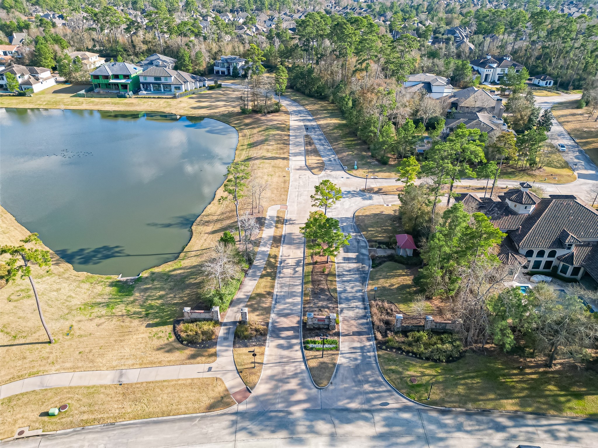 39 Pronghorn Place Spring, TX 77389 - Photo 4 of 39 a view of a swimming pool