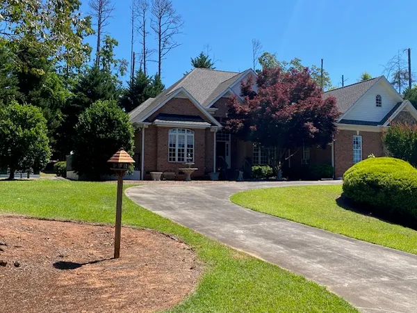 $825,000 | 135 Sunset Bay Boulevard, Seneca, SC 29672