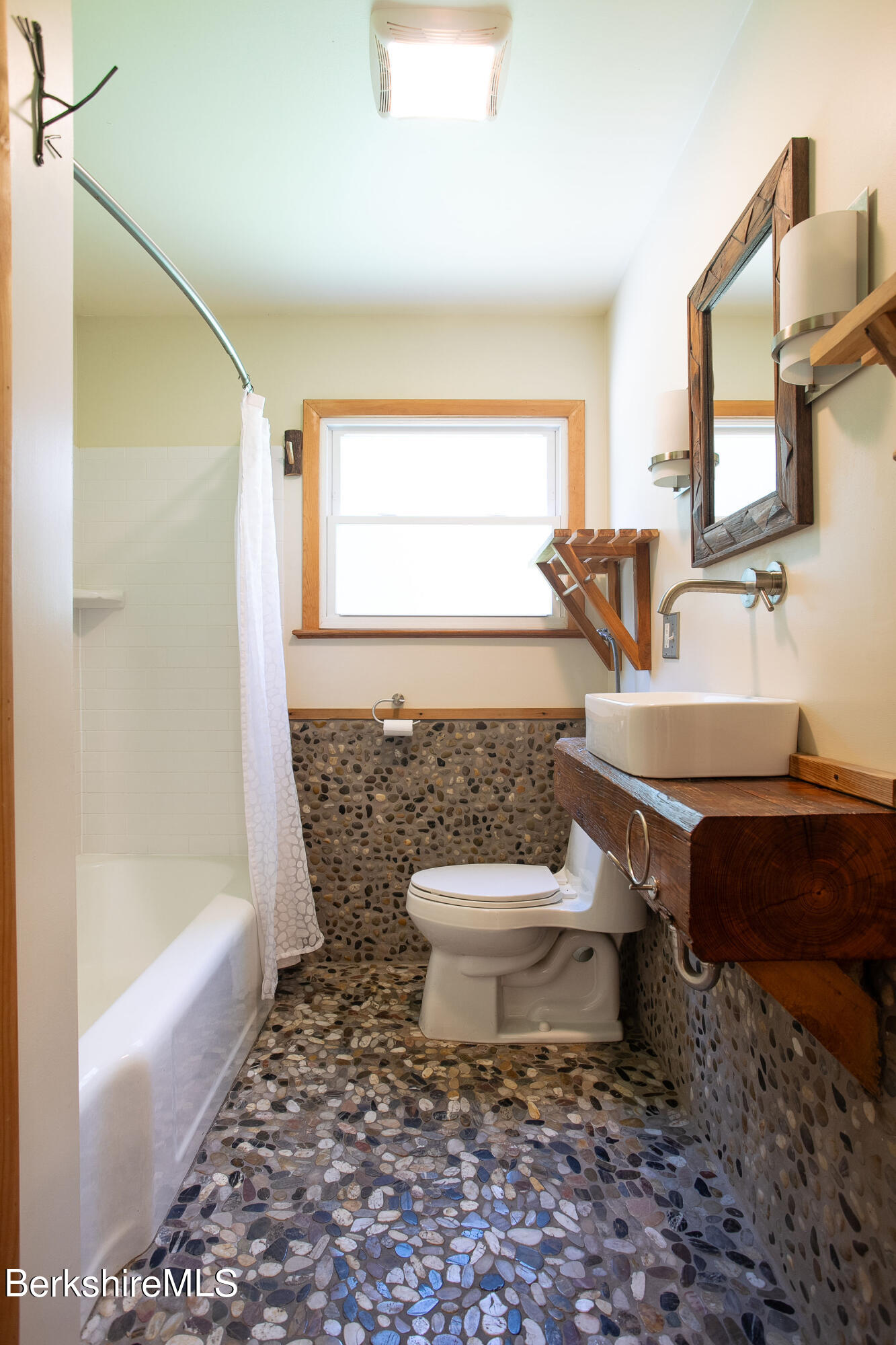 69 Valentine Road Pittsfield, MA 01201 - Photo 12 of 26 0020