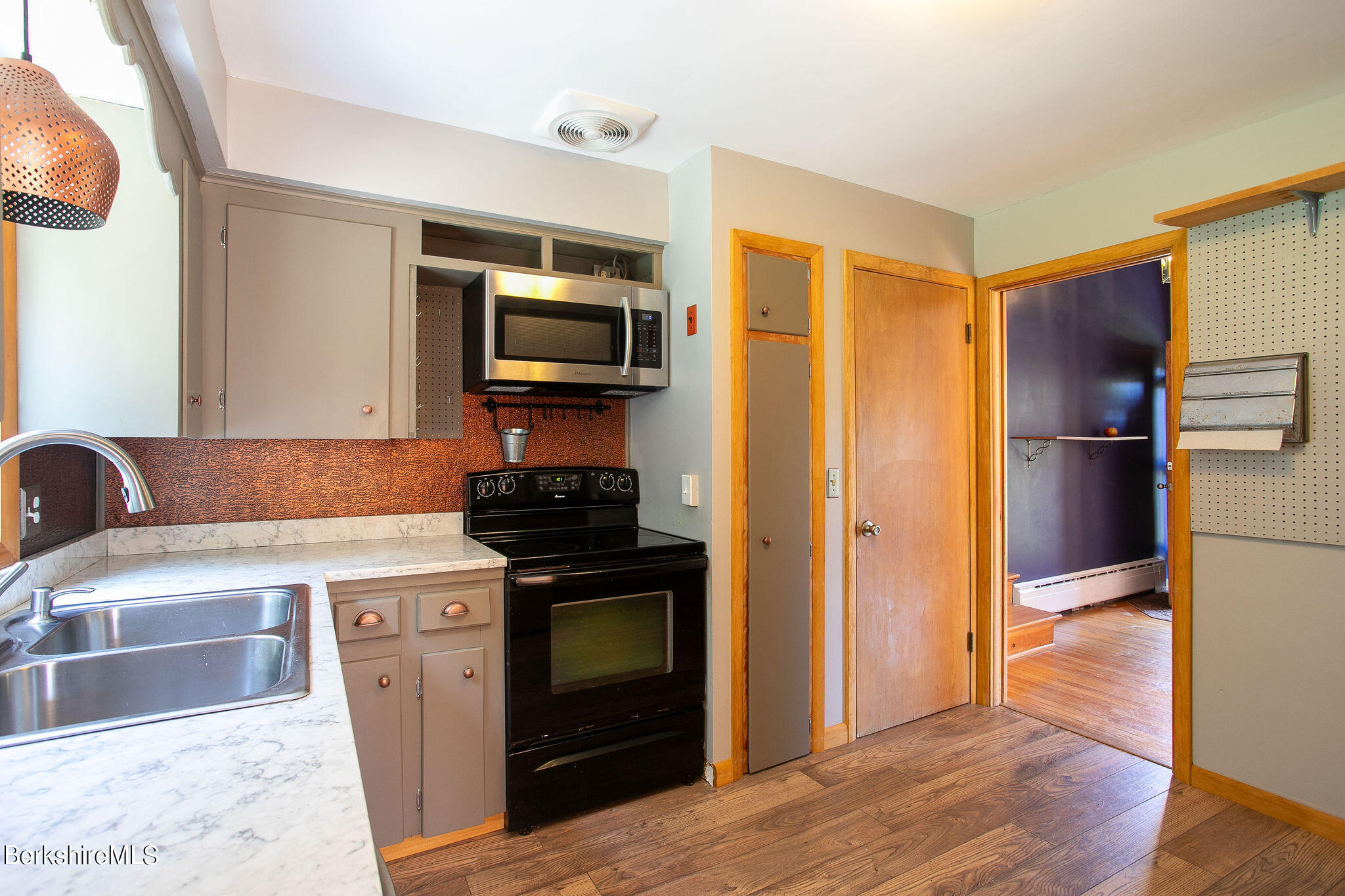 69 Valentine Road Pittsfield, MA 01201 - Photo 10 of 26 0016
