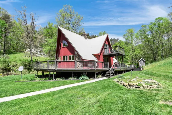 $1,050,222 | 35041 Hunter Road, Logan, OH 43138