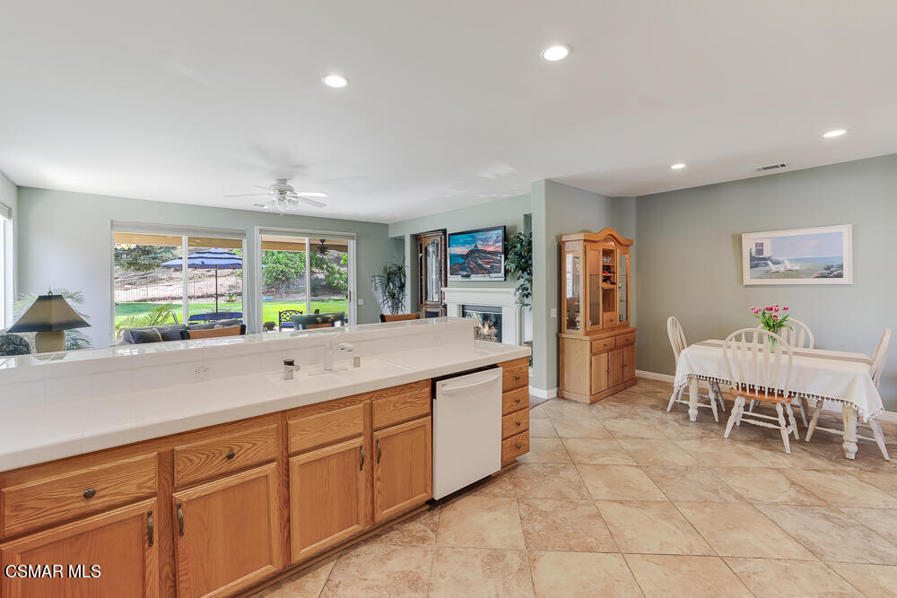 2262 Rudolph Drive Simi Valley, CA 93065 - Photo 11 of 36 2262 Rudolph Drive-6