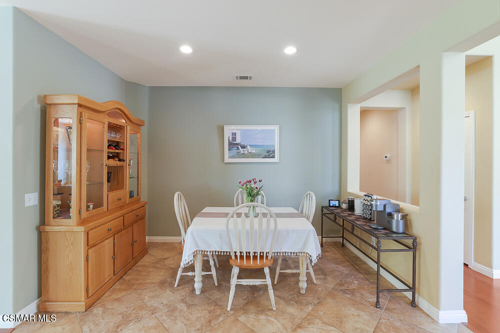 2262 Rudolph Drive Simi Valley, CA 93065 - Photo 12 of 36 2262 Rudolph Drive-7