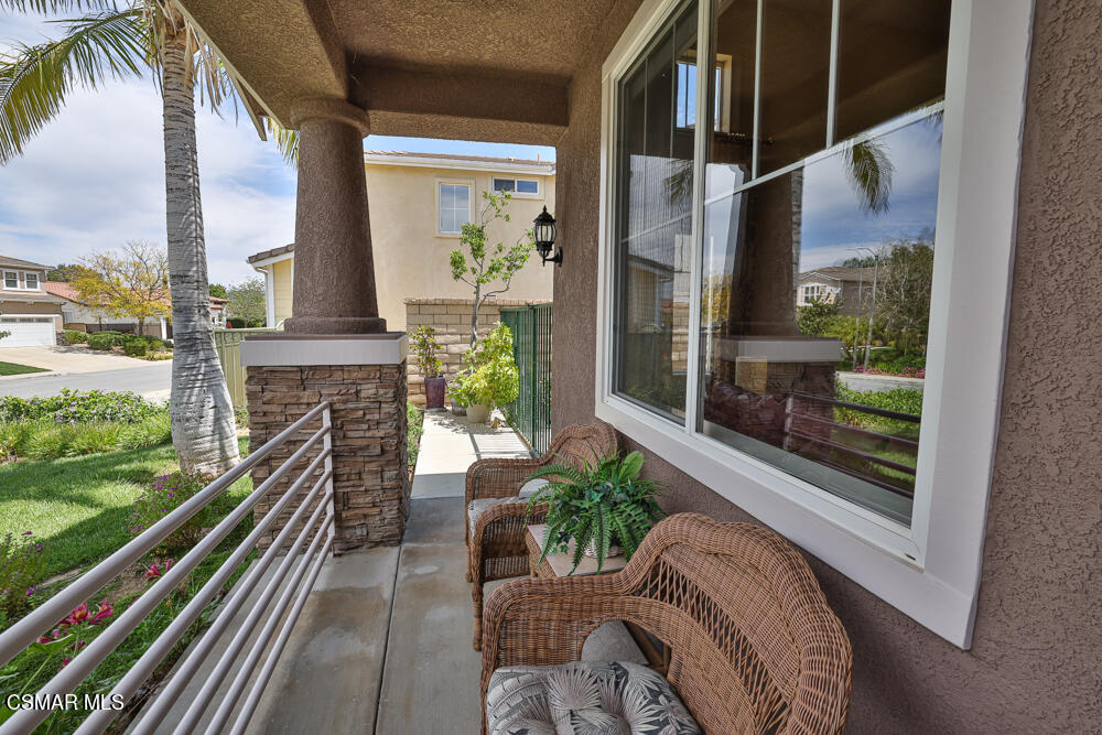 2262 Rudolph Drive Simi Valley, CA 93065 - Photo 4 of 36 8I6A6917