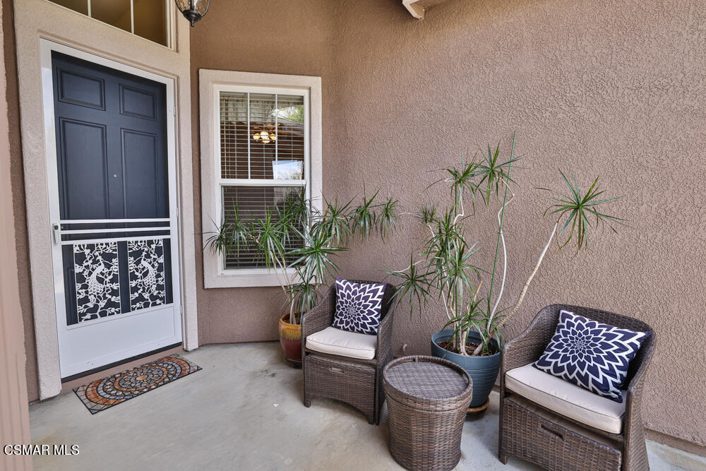 2262 Rudolph Drive Simi Valley, CA 93065 - Photo 5 of 36 8I6A6921