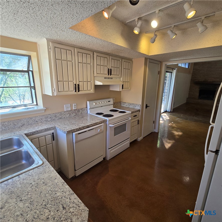 801 Ranch Road 12 San Marcos, TX 78666 - Photo 8 of 20