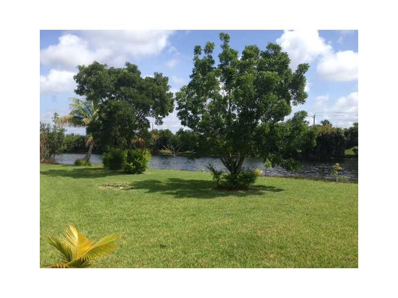 949 Falling Water Road Weston, FL 33326 - Photo 12 of 12 a view of a park