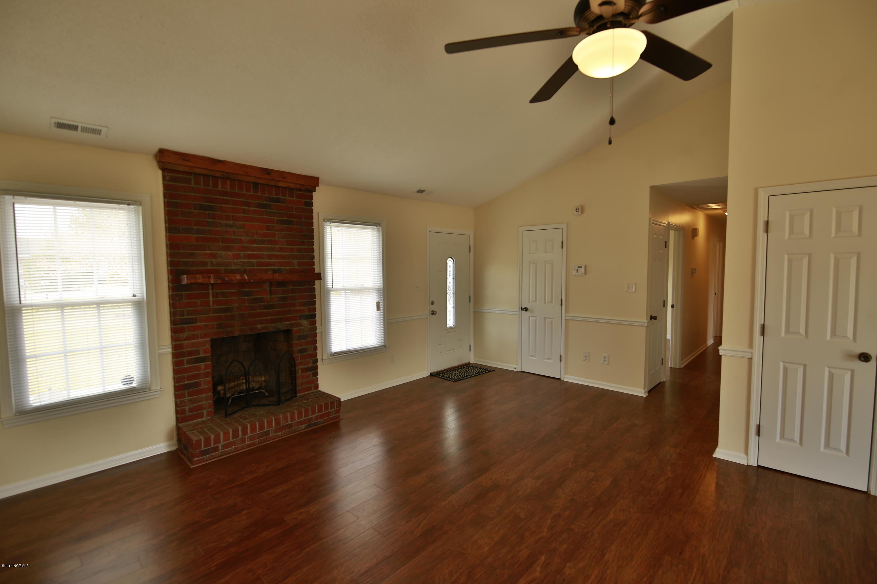 302 Riggs Road Hubert, NC 28539 - Photo 5 of 26 _P9A0796
