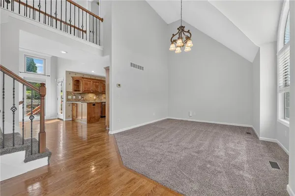 $525,000 | 6719 Northwest Monticello Terrace, Parkville, MO 64152