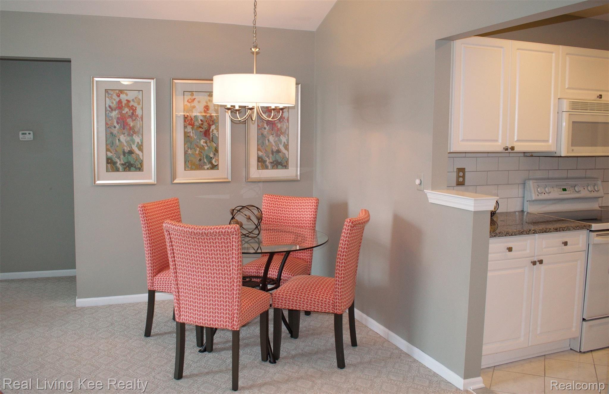 3577 Oakmonte Boulevard, Unit 62 Rochester, MI 48306 - Photo 8 of 23 Dining Area 2.jpg