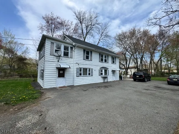 $2,700 | 209 Knoll Road, Lake Hiawatha, NJ 07034