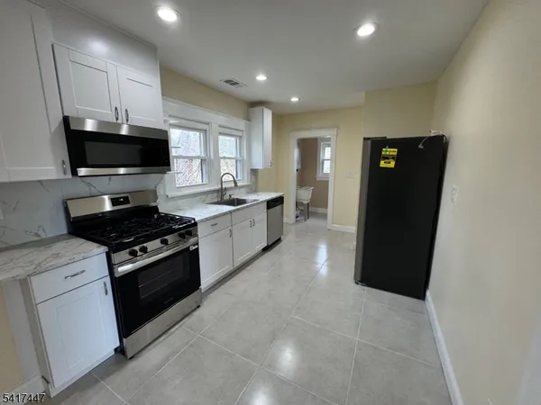 $2,700 | 209 Knoll Road, Lake Hiawatha, NJ 07034