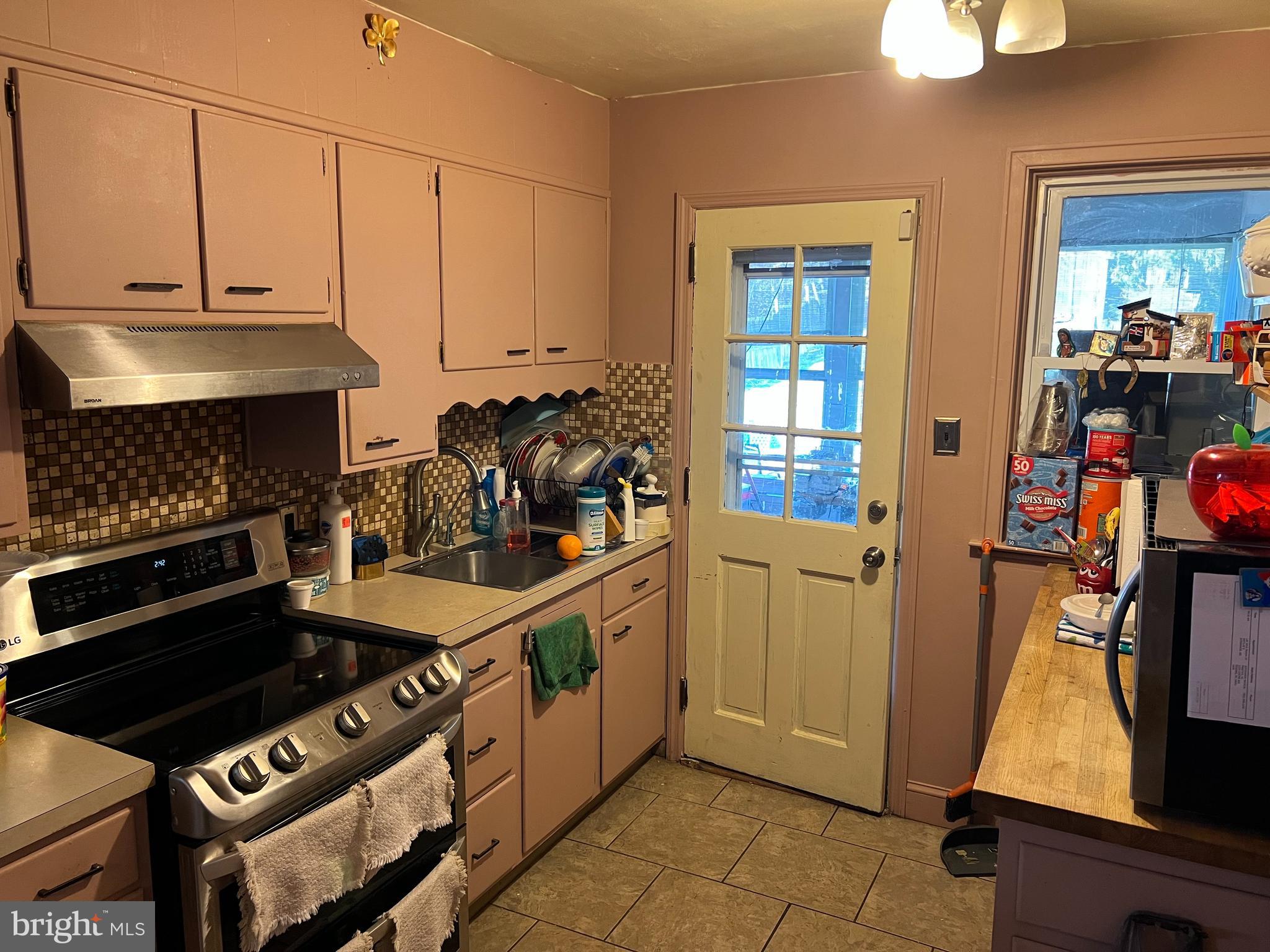 1131 Gregg Avenue Reading, PA 19607 - Photo 6 of 16 Gallery Image 6