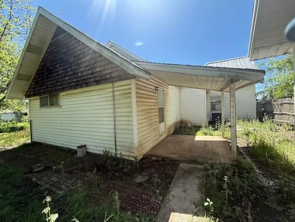 $1,975 | 411 East Avenue G, Midlothian, TX 76065