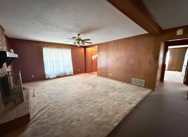 $1,975 | 411 East Avenue G, Midlothian, TX 76065