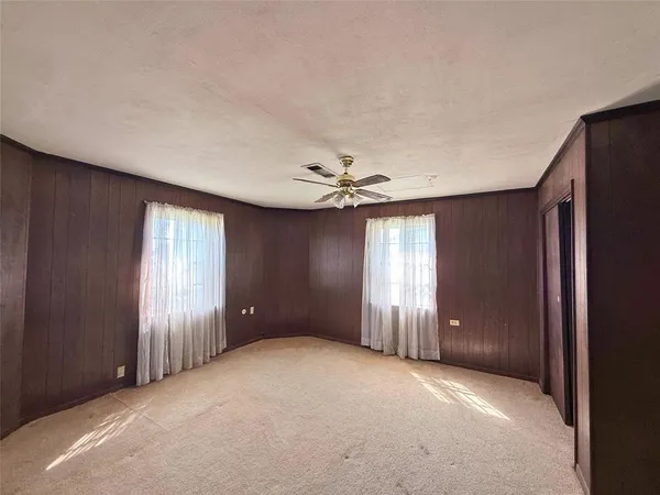 $1,975 | 411 East Avenue G, Midlothian, TX 76065