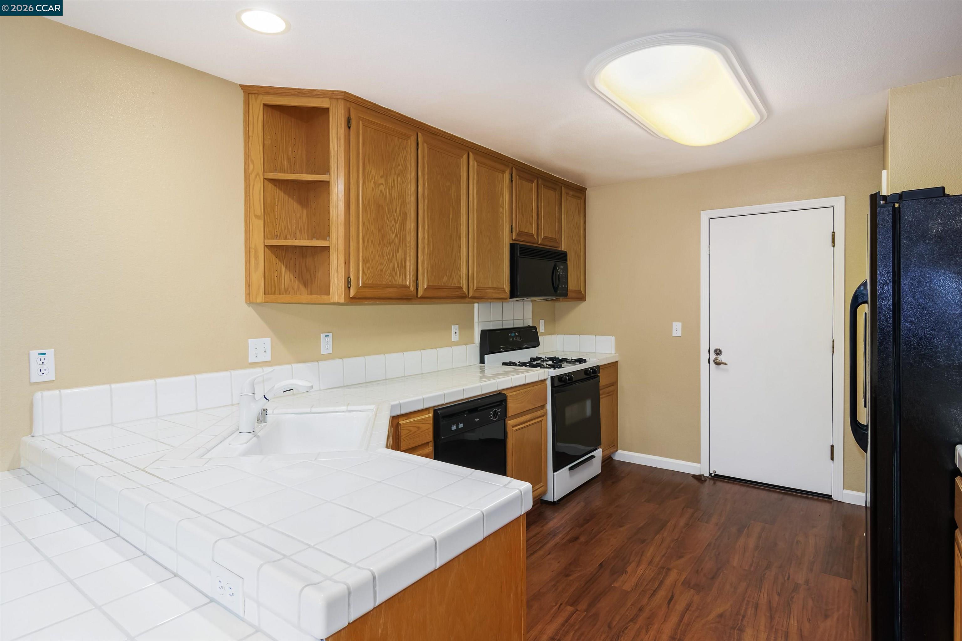 135 Coralflower Lane San Ramon, CA 94582 - Photo 18 of 33