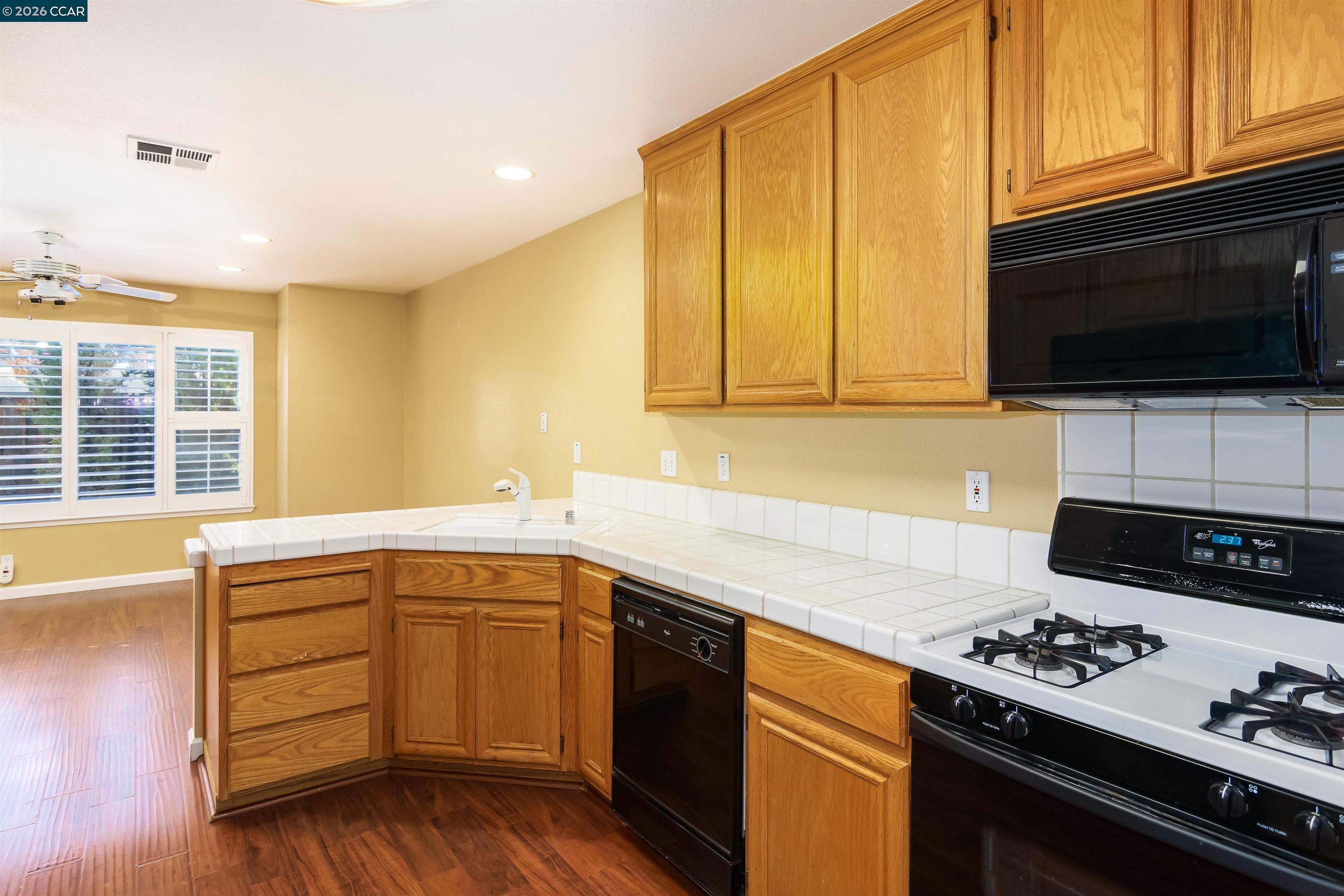 135 Coralflower Lane San Ramon, CA 94582 - Photo 21 of 33