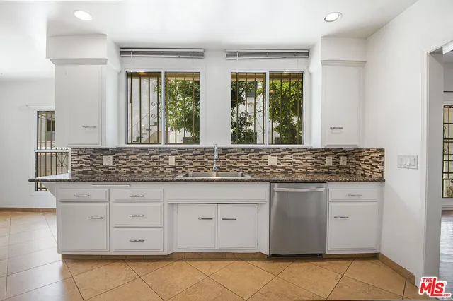 $5,200 | 6140 West 6th Street, Los Angeles, CA 90048