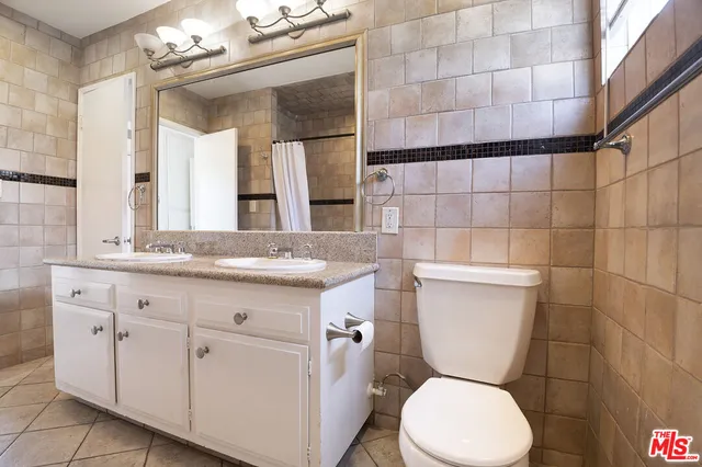 $5,200 | 6140 West 6th Street, Los Angeles, CA 90048