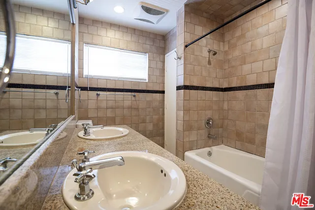 $5,200 | 6140 West 6th Street, Los Angeles, CA 90048