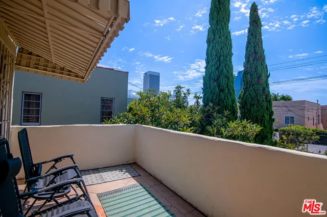 $5,200 | 6140 West 6th Street, Los Angeles, CA 90048