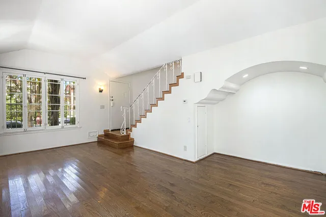 $5,200 | 6140 West 6th Street, Los Angeles, CA 90048